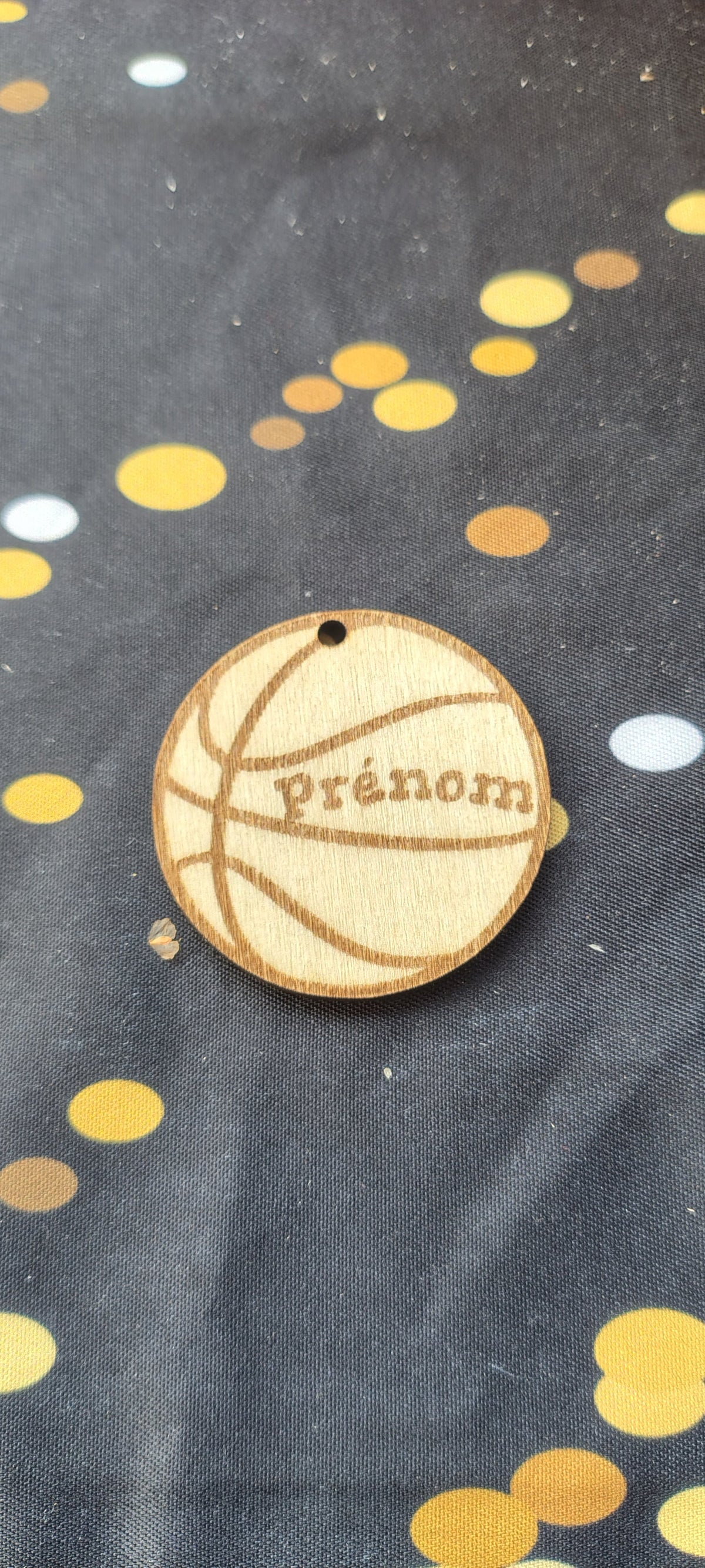 Porte-clés ballon de basket en bois gravé avec prénom