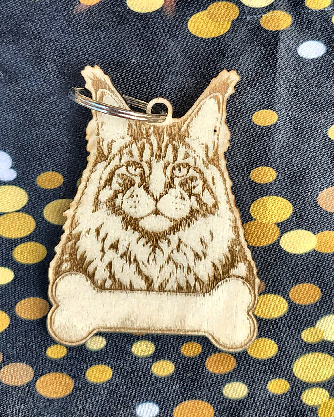 Porte-clés animaux en bois gravé à personnaliser