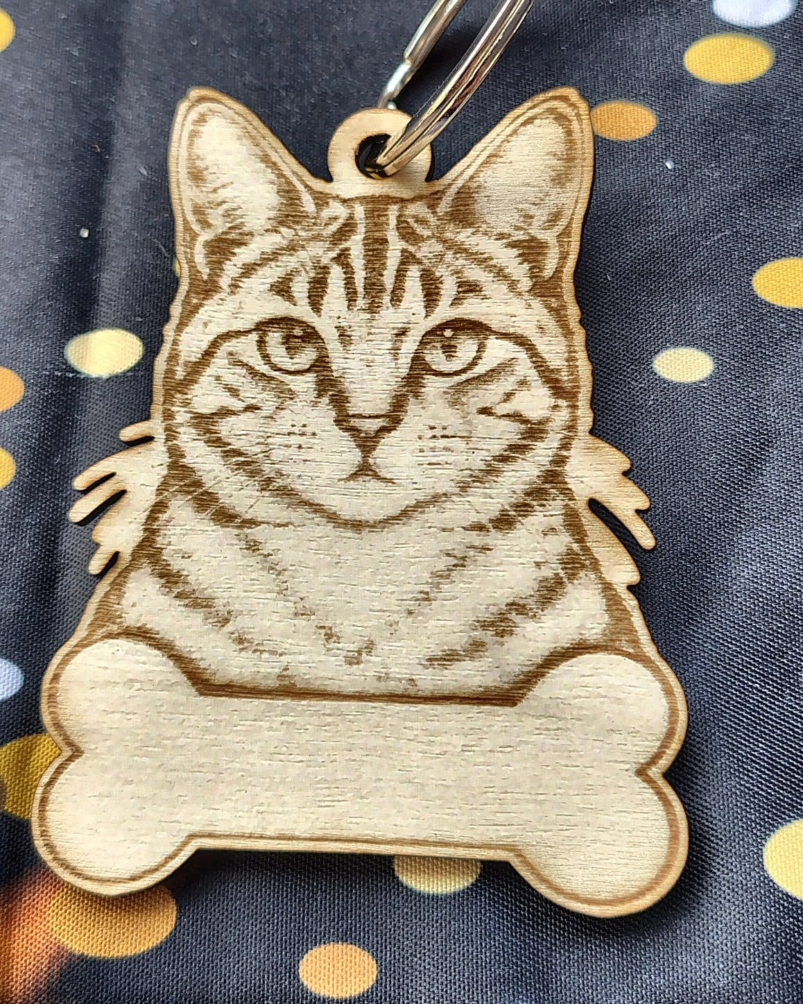 Porte-clés animaux en bois gravé à personnaliser