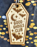 Porte-clé Cercueil Halloween « Good Ghouls Club » – Bois gravé